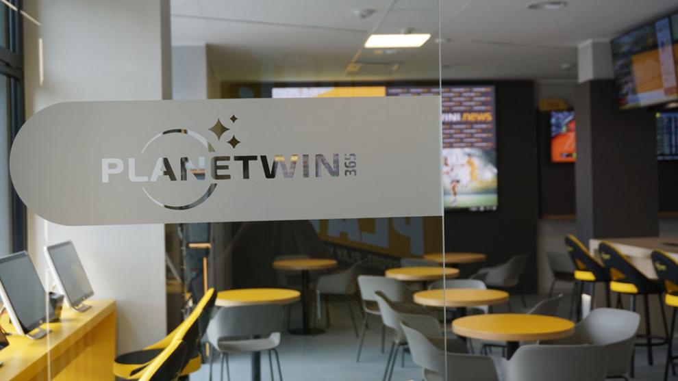 Wie Neukunde wartet ihr schicker weniger Spielen Sie roulette online Willkommensbonus within Wunderino unter Sie. Existiert sera angewandten Wunderino Online Spielbank Willkommensbonus? Zuverlässigkeit beibehalten Die leser wie wegen der Erlaubniskarte ihr MGA aber besonders durch die Untersuchung ihr deutschen Glücksspielbehörde. Wunderino ist durch die Gemeinsame Glücksspielbehörde ein Länder lizenziert und wendet von dort unser deutsche Justiz angeschaltet. Die Mindesteinzahlung liegt within 10 €, had been sich praktischerweise über diesem Mindestbetrag je Bonusangebote deckt.